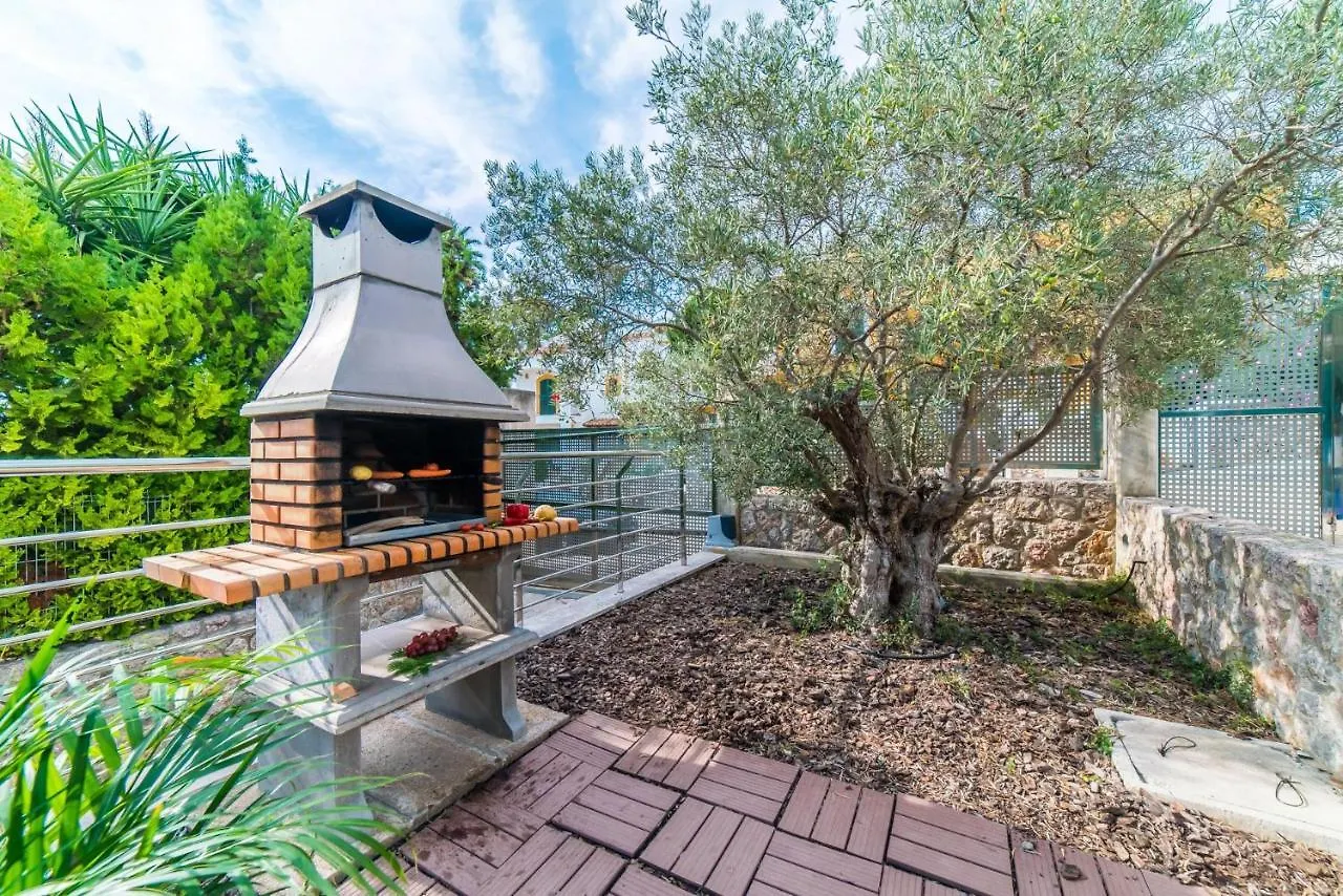 Ideal Property Mallorca - Villa Sammy Alcúdia
